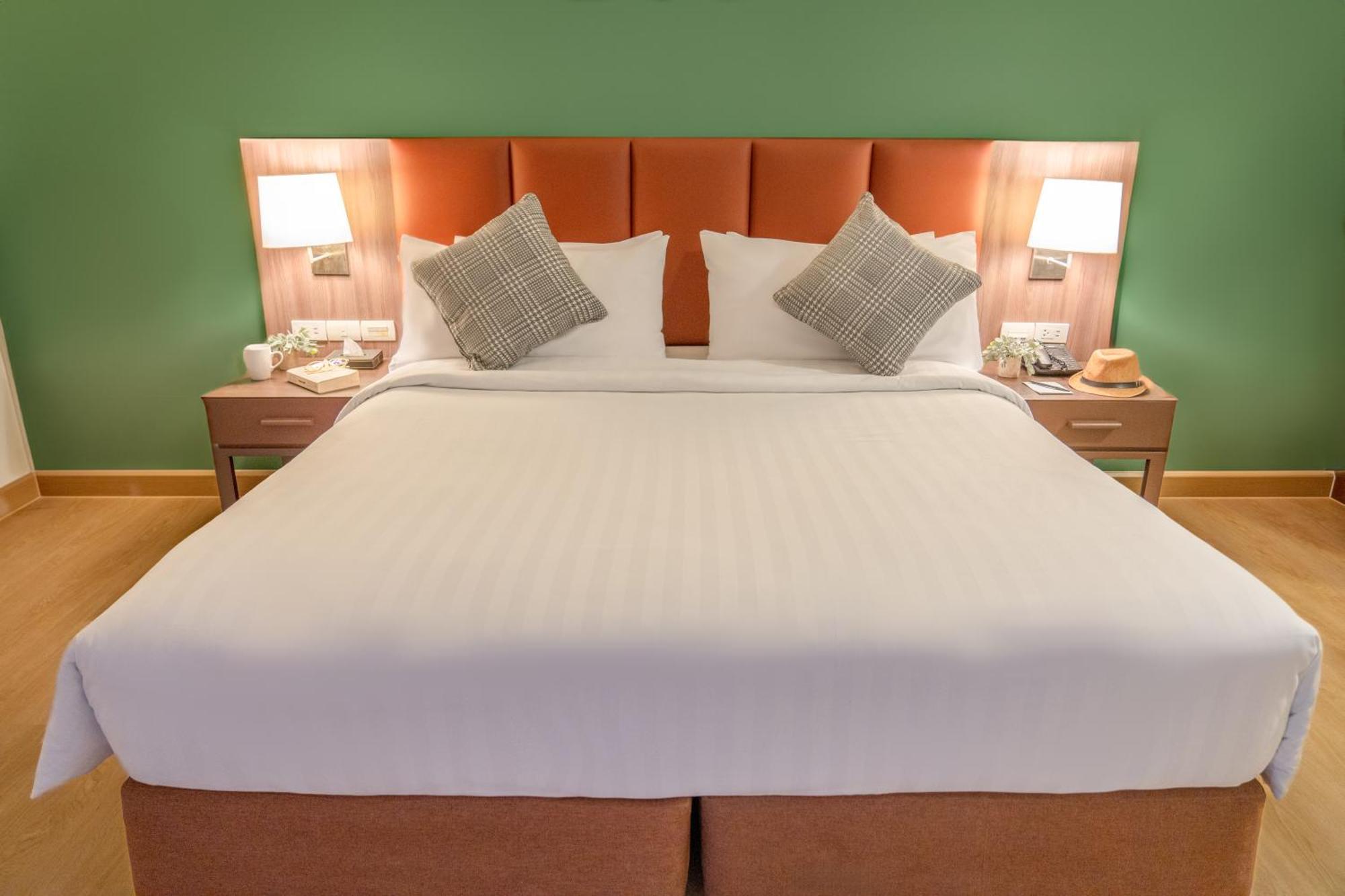 Legacy Hotel Bangkok Sukhumvit Екстериор снимка