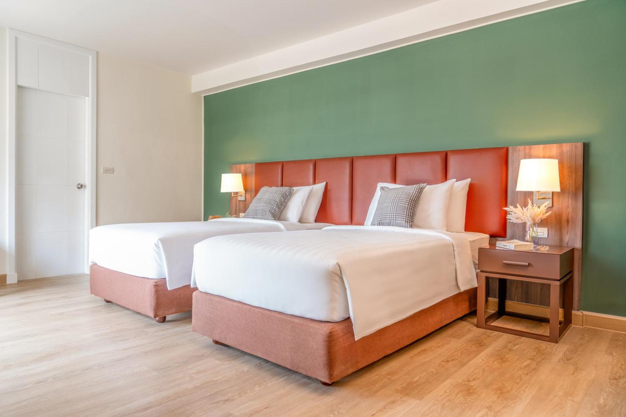 Legacy Hotel Bangkok Sukhumvit Екстериор снимка
