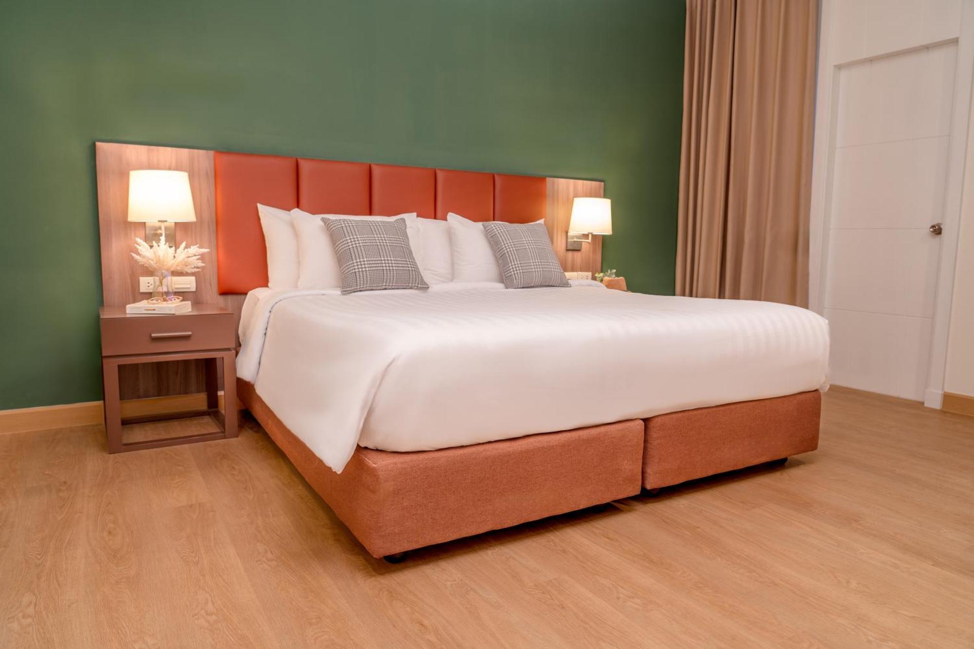 Legacy Hotel Bangkok Sukhumvit Екстериор снимка