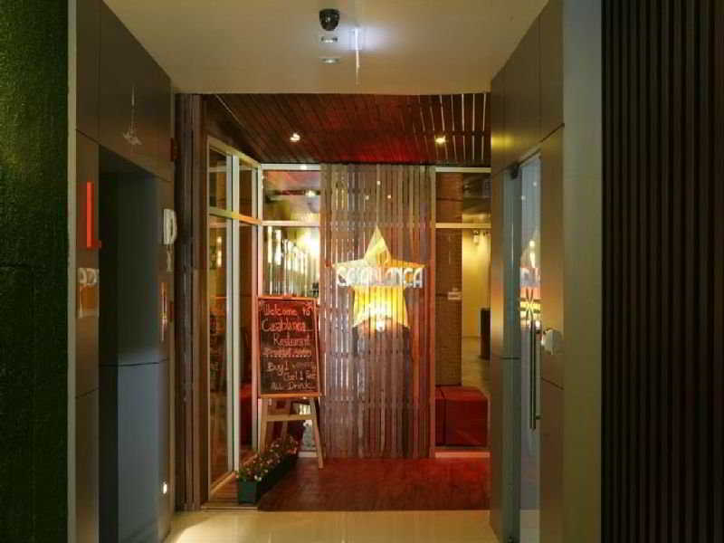 Legacy Hotel Bangkok Sukhumvit Екстериор снимка
