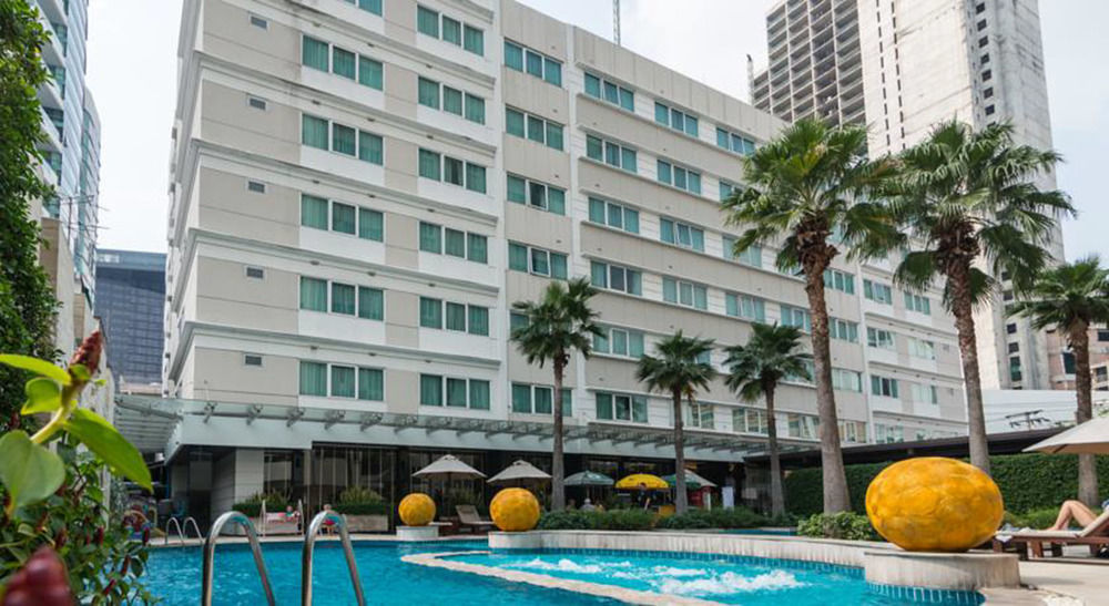 Legacy Hotel Bangkok Sukhumvit Екстериор снимка