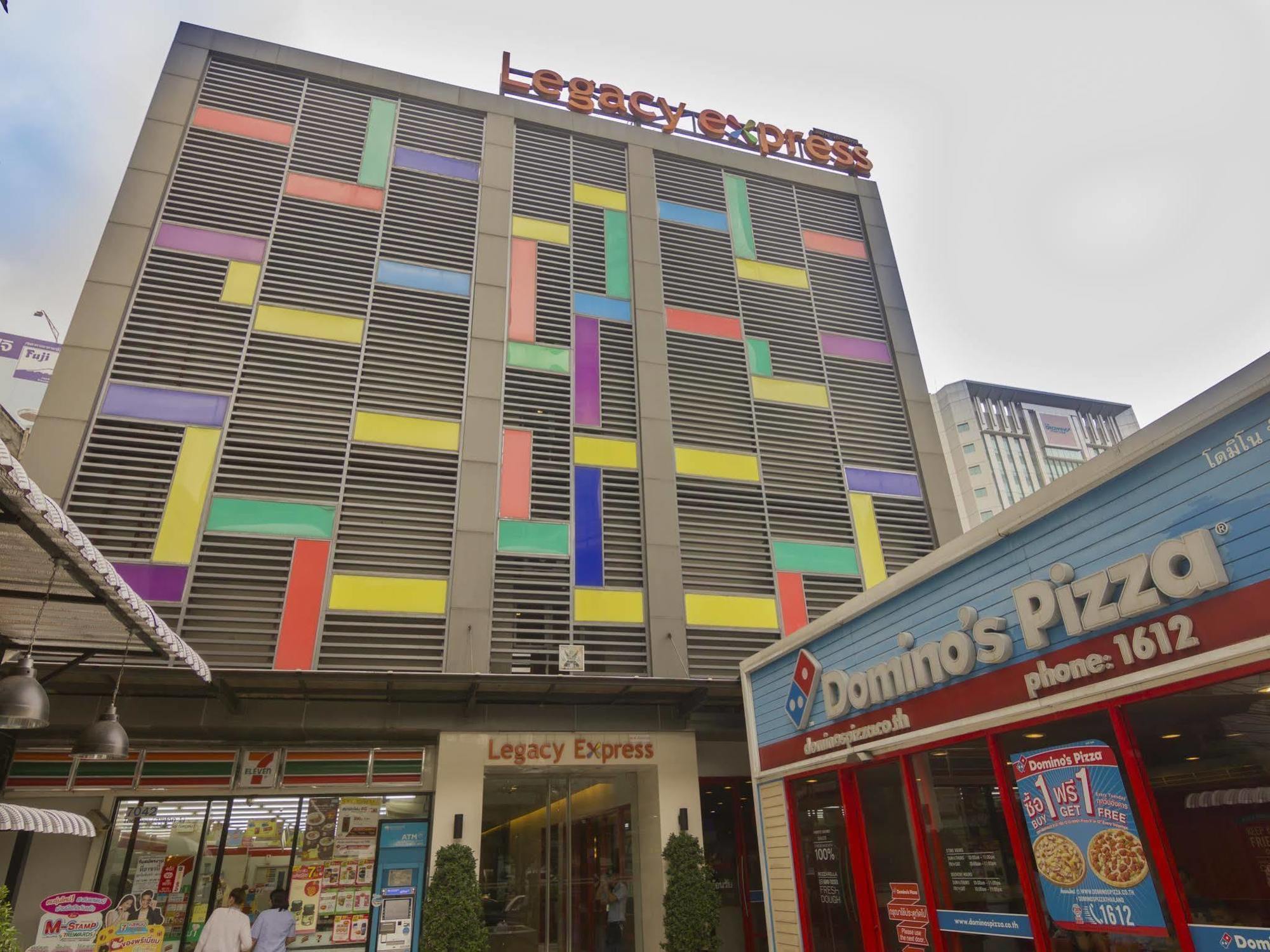 Legacy Hotel Bangkok Sukhumvit Екстериор снимка