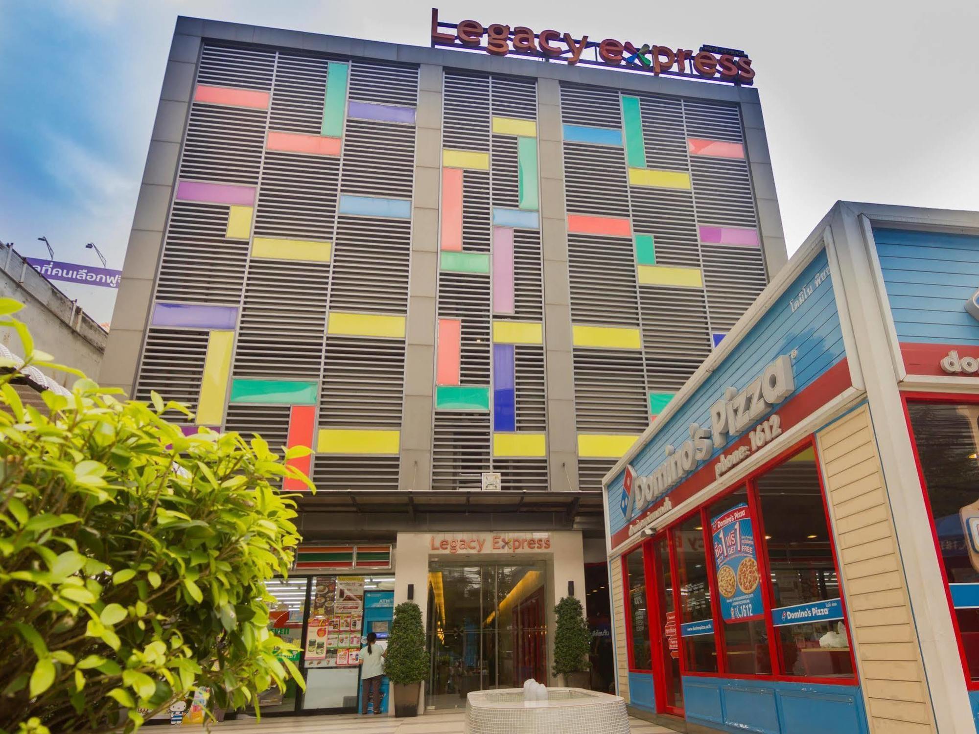 Legacy Hotel Bangkok Sukhumvit Екстериор снимка