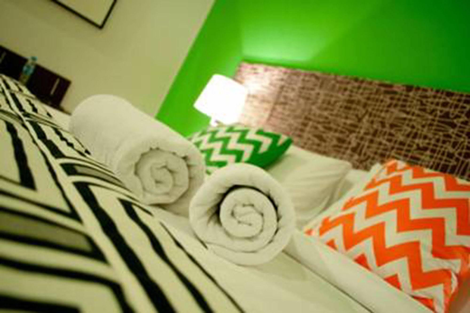 Legacy Hotel Bangkok Sukhumvit Екстериор снимка