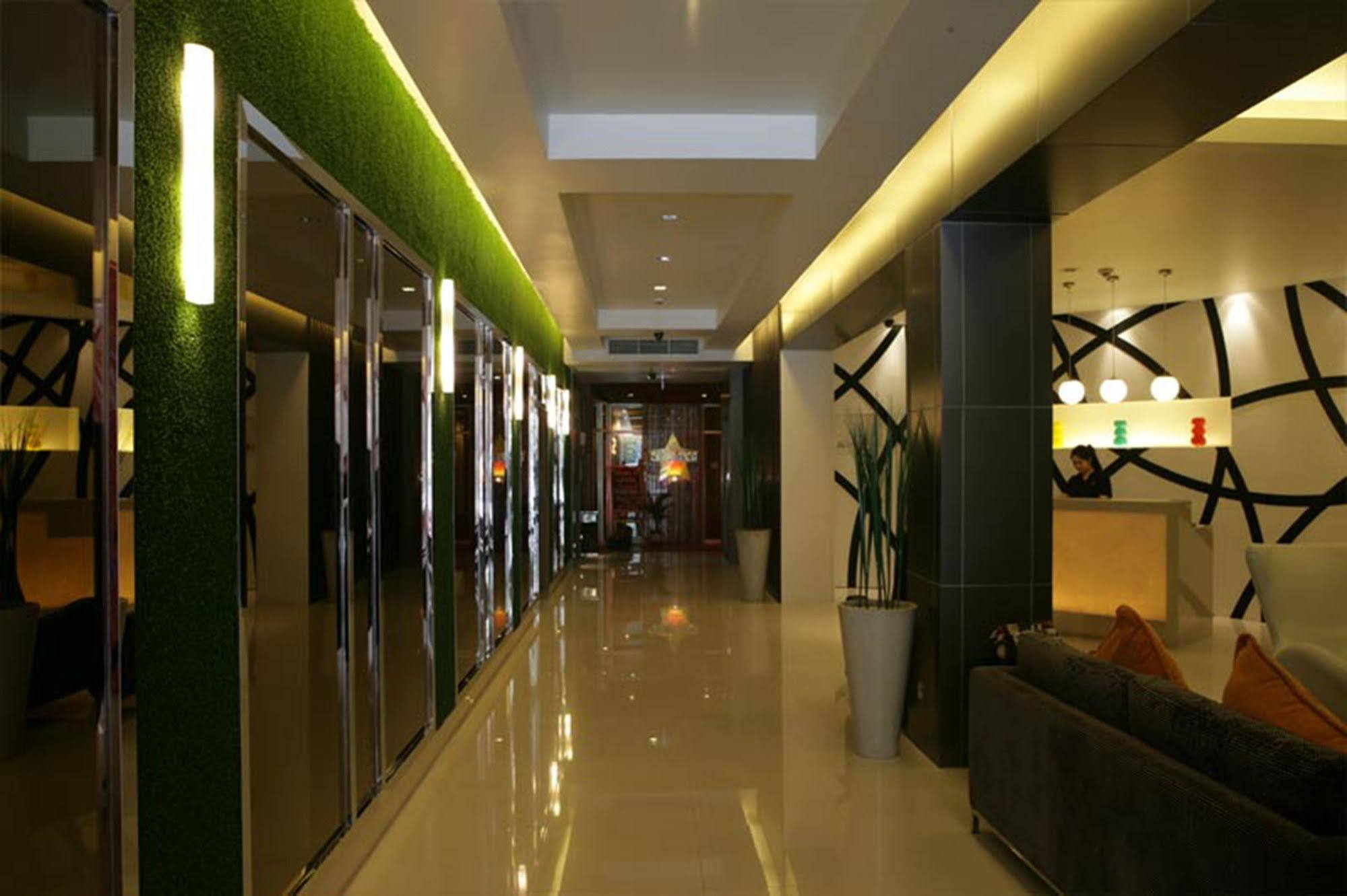 Legacy Hotel Bangkok Sukhumvit Интериор снимка