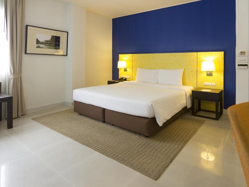Legacy Hotel Bangkok Sukhumvit Екстериор снимка