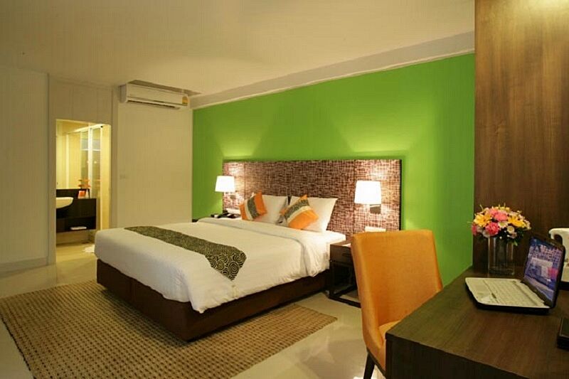 Legacy Hotel Bangkok Sukhumvit Екстериор снимка