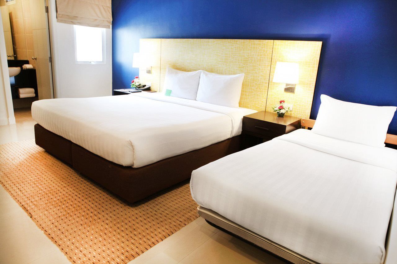Legacy Hotel Bangkok Sukhumvit Екстериор снимка
